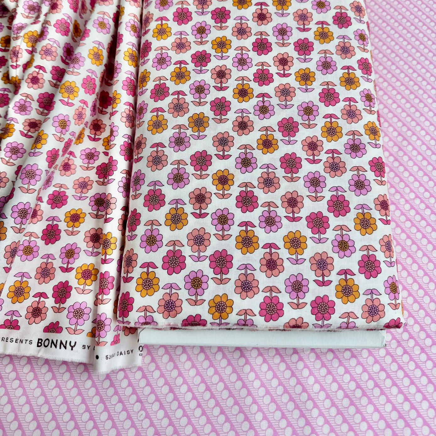 Denyse Schmidt Windham Fabrics Bonny Daisy 53641-2 Pink