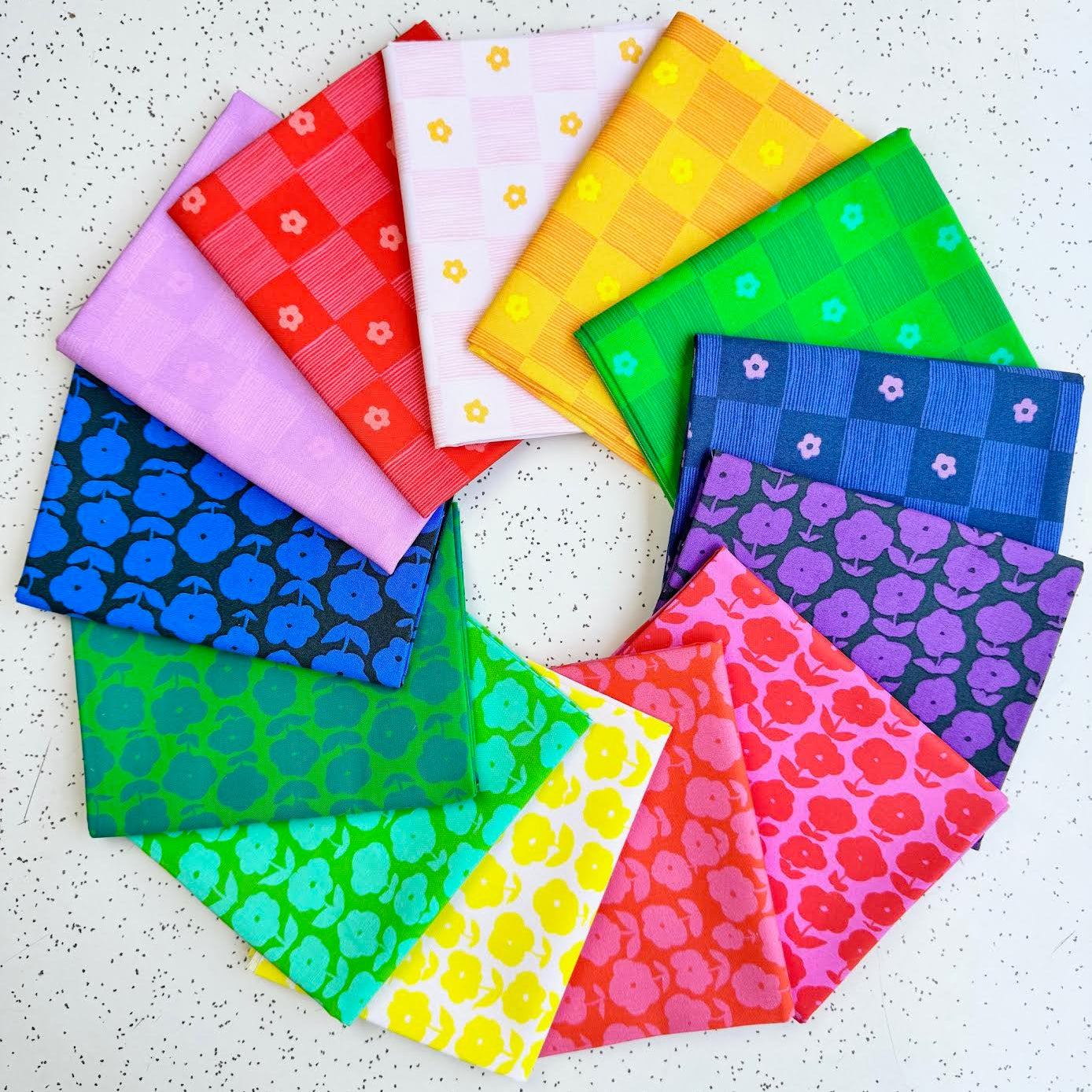 Heather Ross Windham Ruby and Bee Blenders Puffy Daisy Fat Quarter Bundle