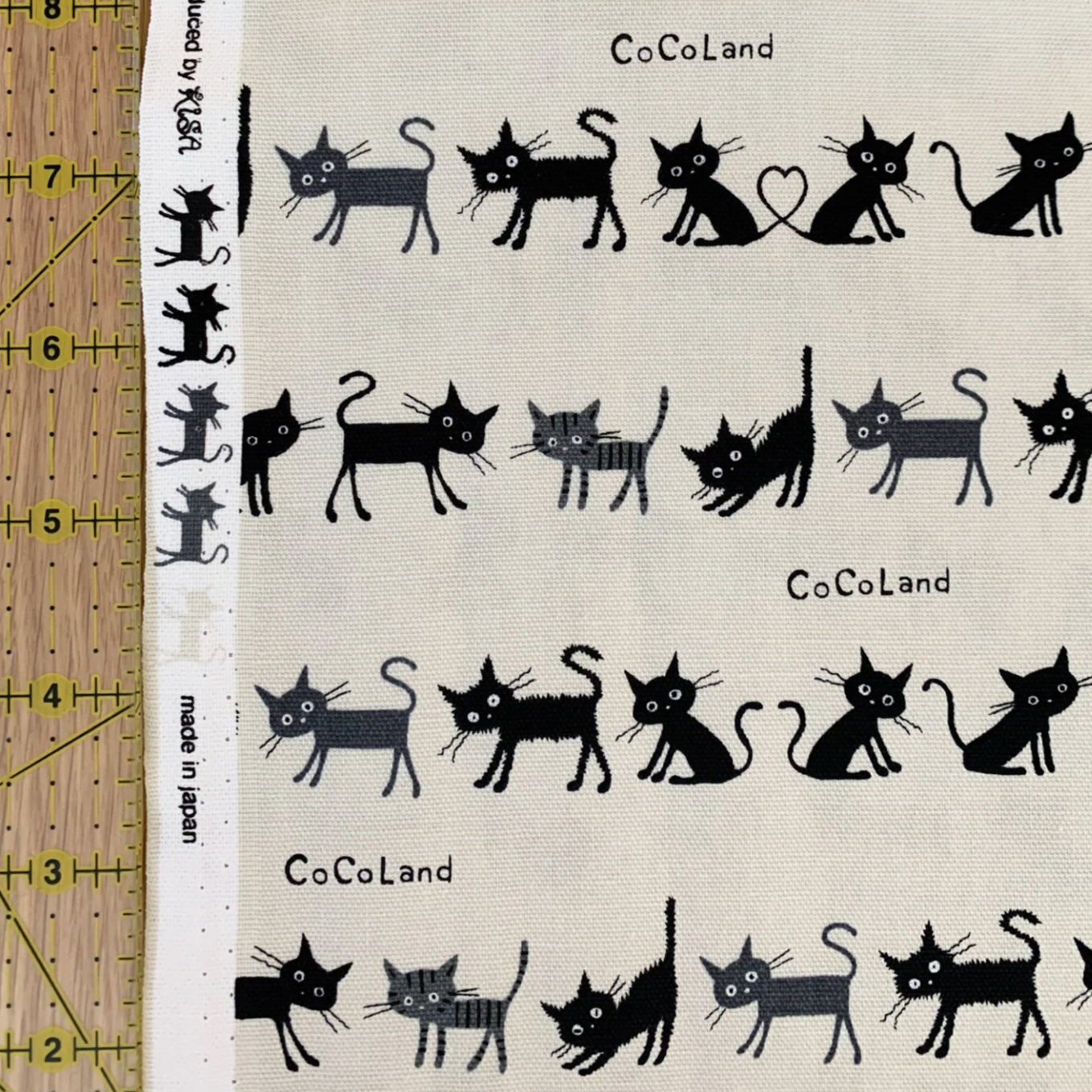 Hishiei CO-10002-1A CoCoLand Mini Cats Ivory