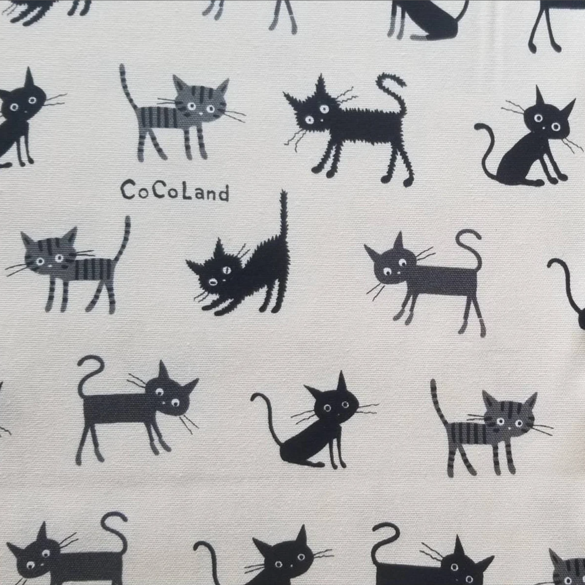 Hishiei CO-10002-2A CoCoLand Medium Cats Ivory