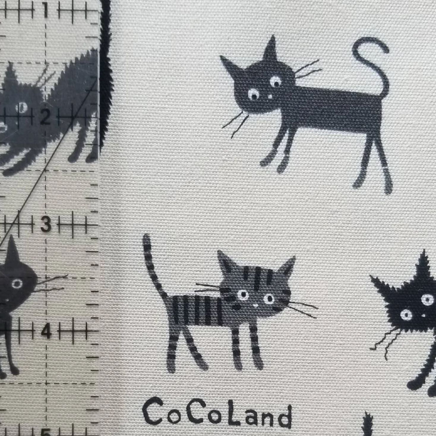 Hishiei CO-10002-2A CoCoLand Medium Cats Ivory