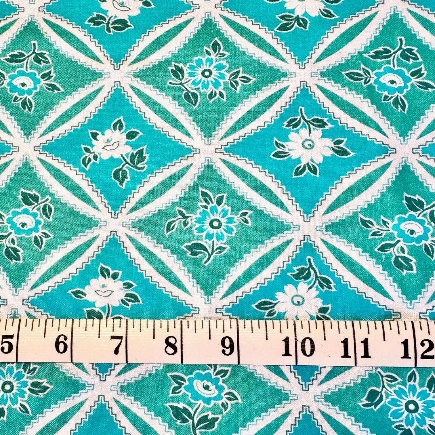 Jennifer Paganelli FreeSpirit Westminster Fabrics Bell Bottom Mary Trellis JP10