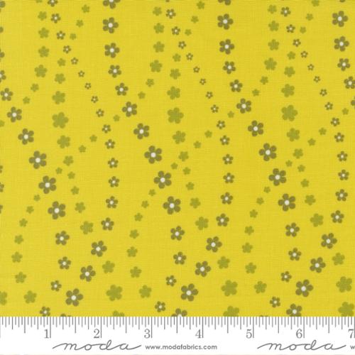 Maureen McCormick Moda Fabrics Flower Power Lazy Daisy Citrine 3371625