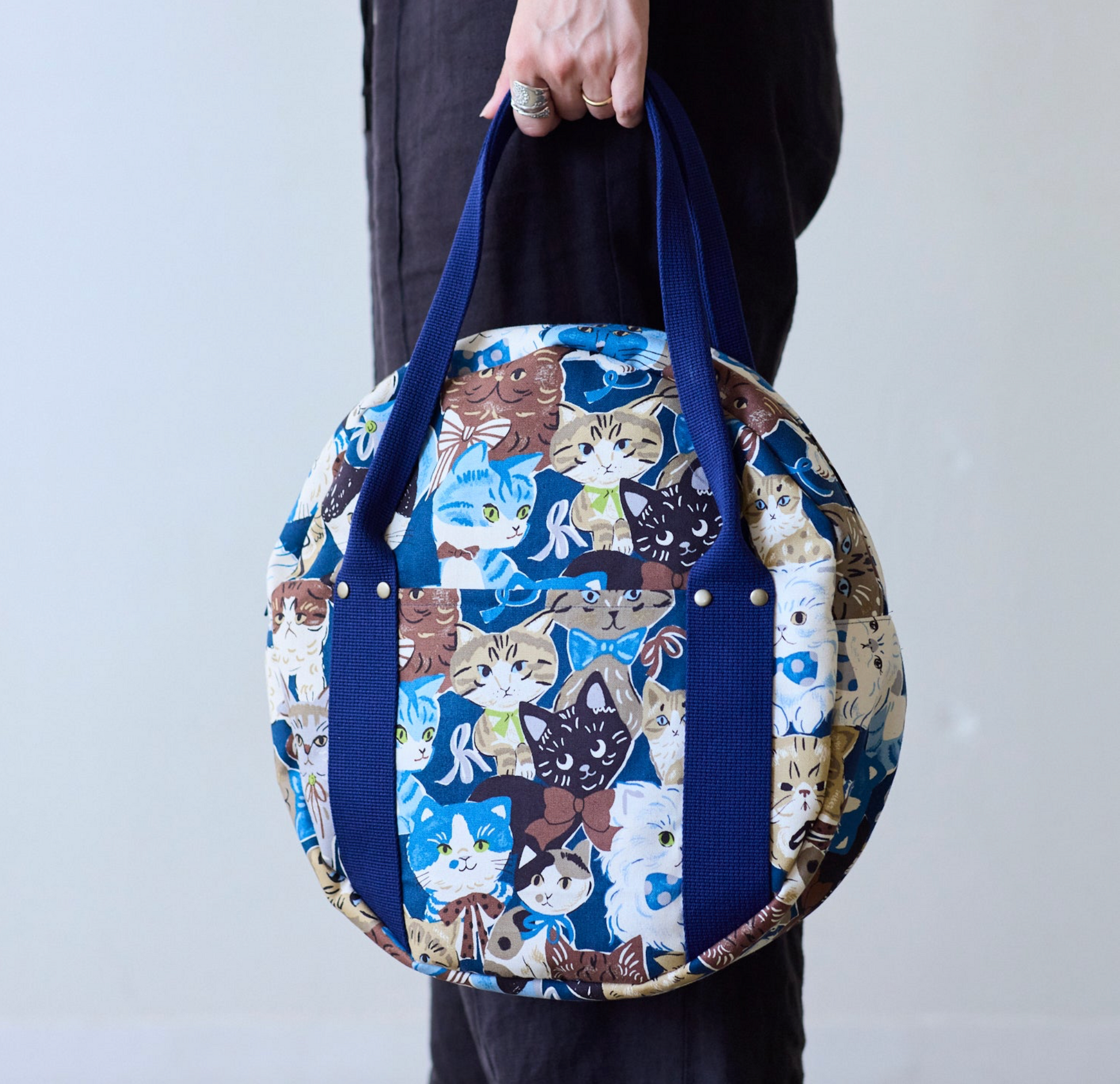 Powerful Animal Cats Retro Oxford YGA-76080-1 Navy