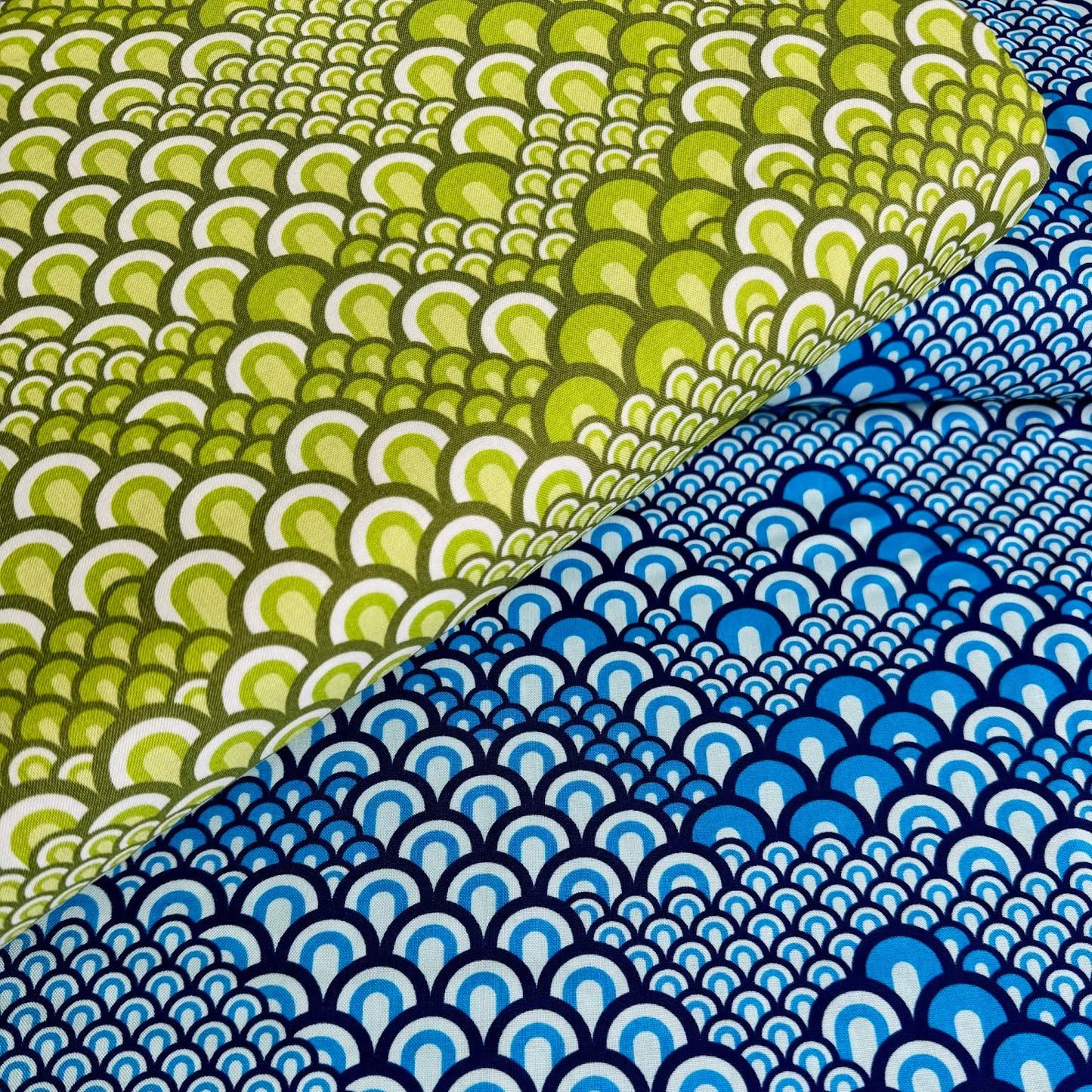 Sariditty Moda Fabrics Legendary Love Sea Waves 4505312 Navy