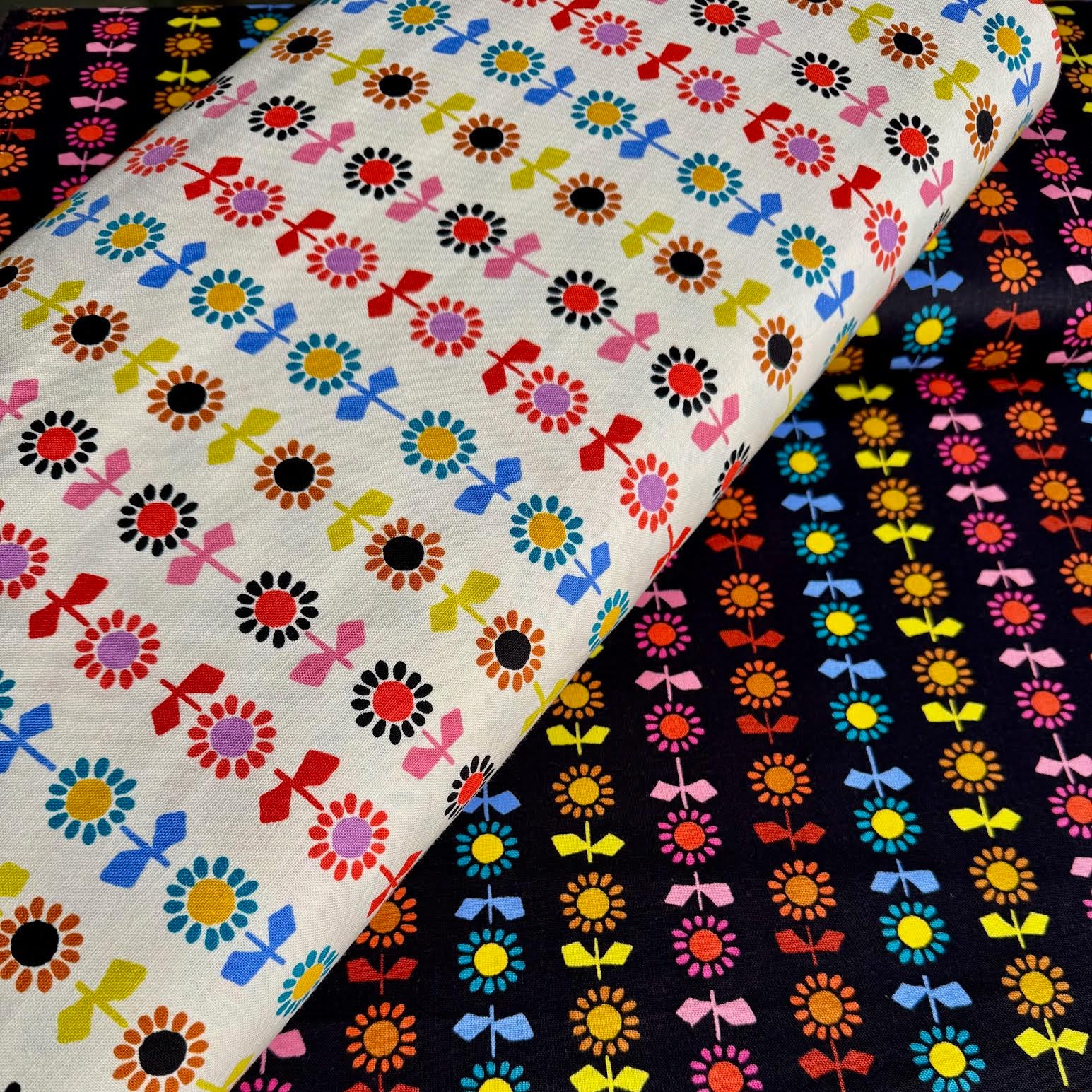 Alexia Abegg Ruby Star Society Moda Fabrics Catnap Daisy Stripe Canvas RS4135 17L Black