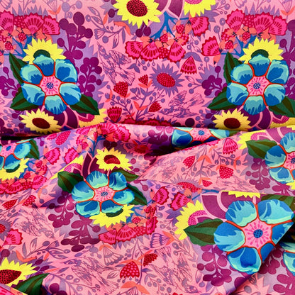 Anna Maria Parry Anna Maria Textiles Northcott Fabrics Overdressed Centerpiece AMT150-83V Grape