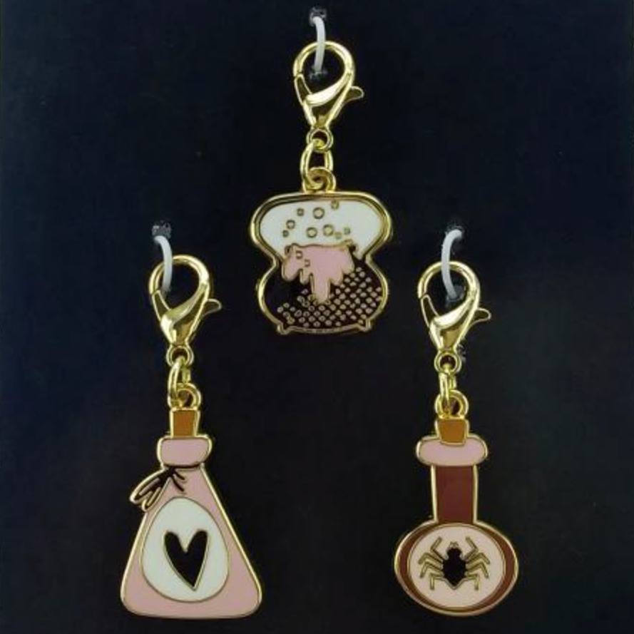 Elena Amo Moda Fabrics Purrs and Boos Potion Jars Zipper Charm EA208
