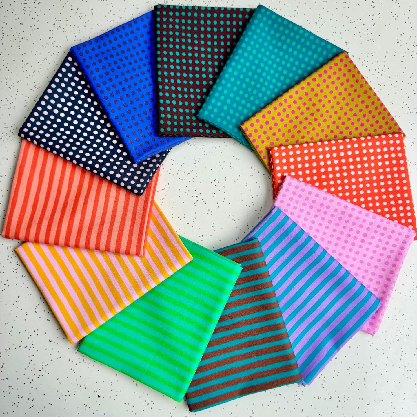 Heather_Ross_Windham_Ruby_and_Bee_Blenders_Drawn Stripe_Fat_Quarter_Bundle