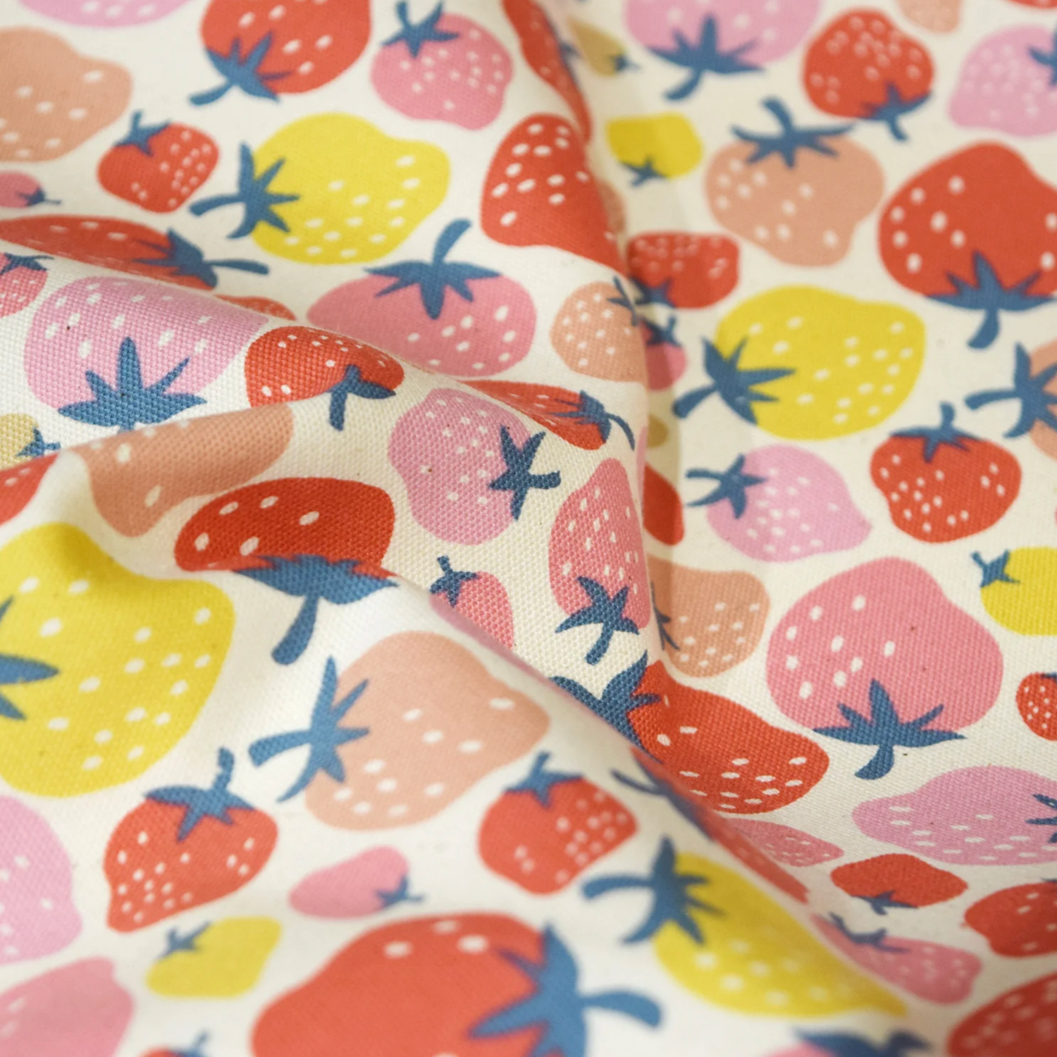 Kokka Japanese Import Fabrics Retro Charm Strawberries Oxford Ivory YKA-36010-2A