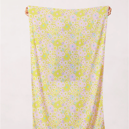 Lysa_Flower_Paintbrush_Studio_Fabrics_Goin' Surfin' Sunshine Floral _12024825