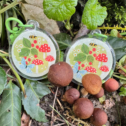 Tiny Meadow Zipper Charm by Lizzy House for Moda Fabrics LHFVZ004